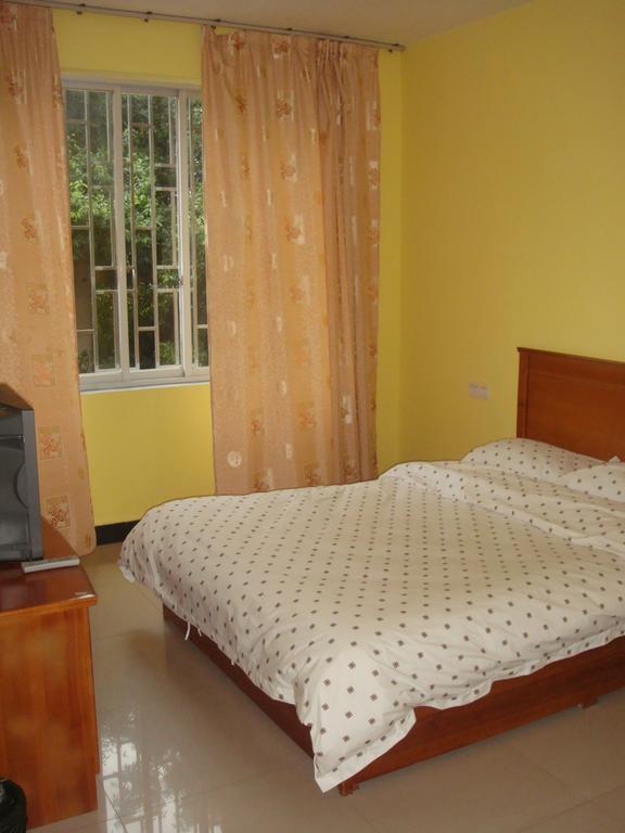 Yangshuo Travellers Land Youth Hostel Exterior foto