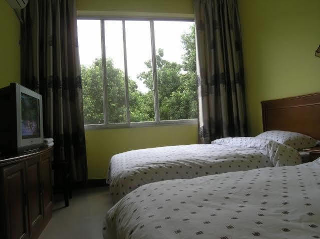 Yangshuo Travellers Land Youth Hostel Exterior foto
